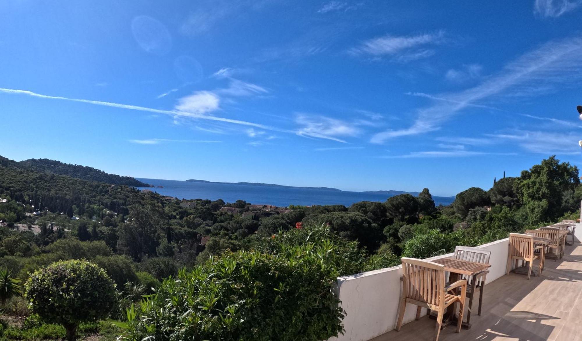 Azur Hotel Le Lavandou Exterior photo