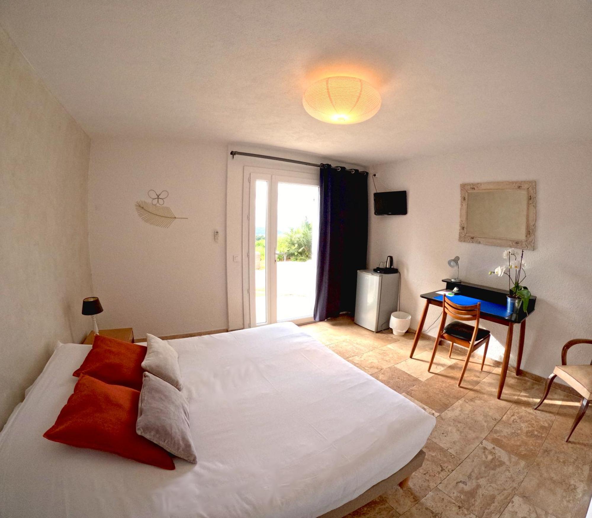 Azur Hotel Le Lavandou Exterior photo