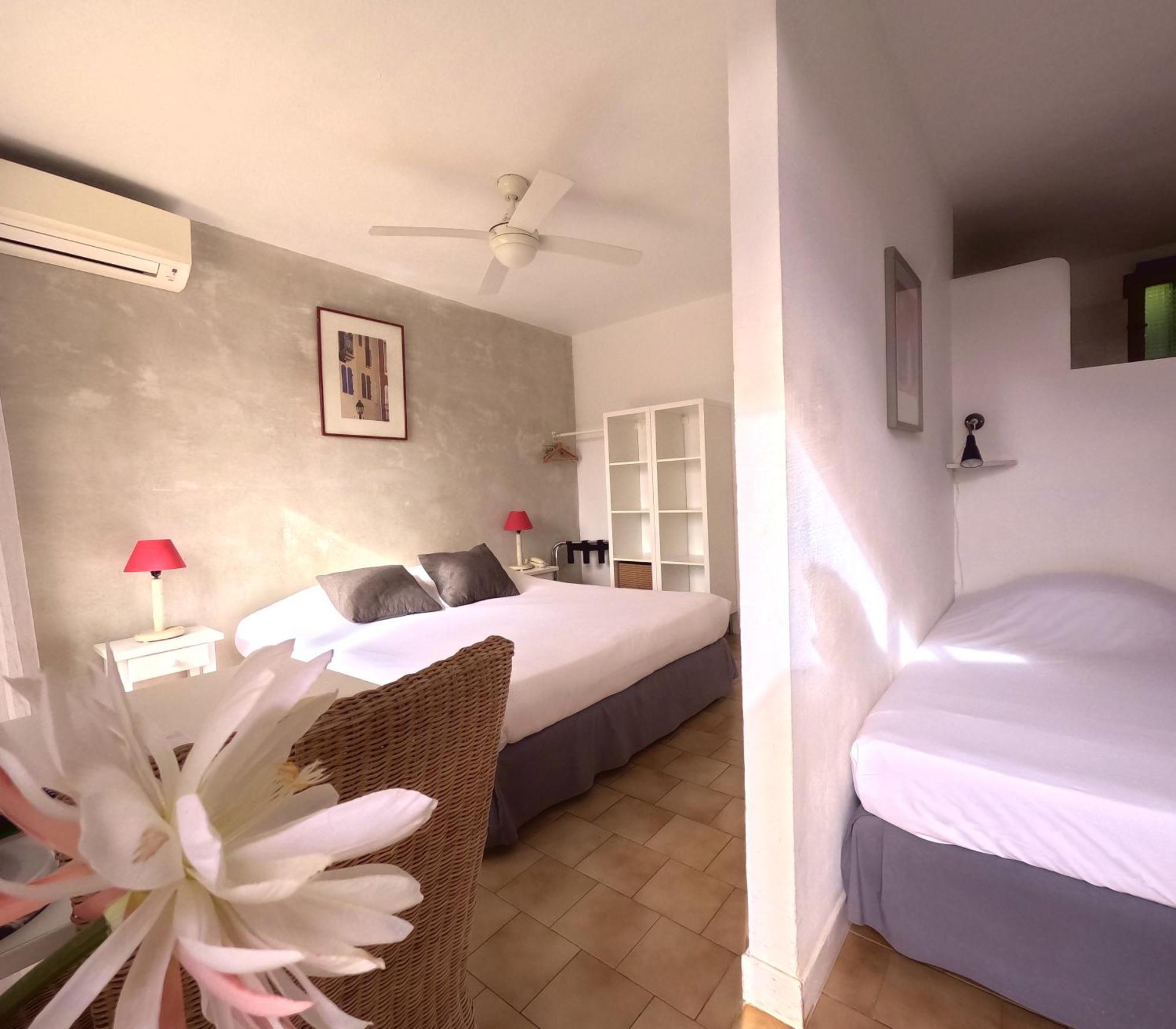 Azur Hotel Le Lavandou Exterior photo