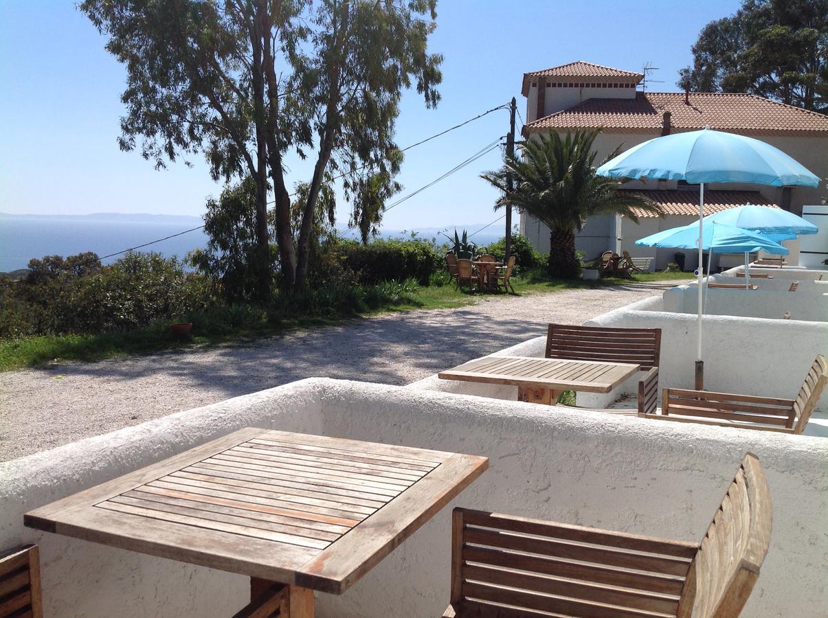 Azur Hotel Le Lavandou Exterior photo