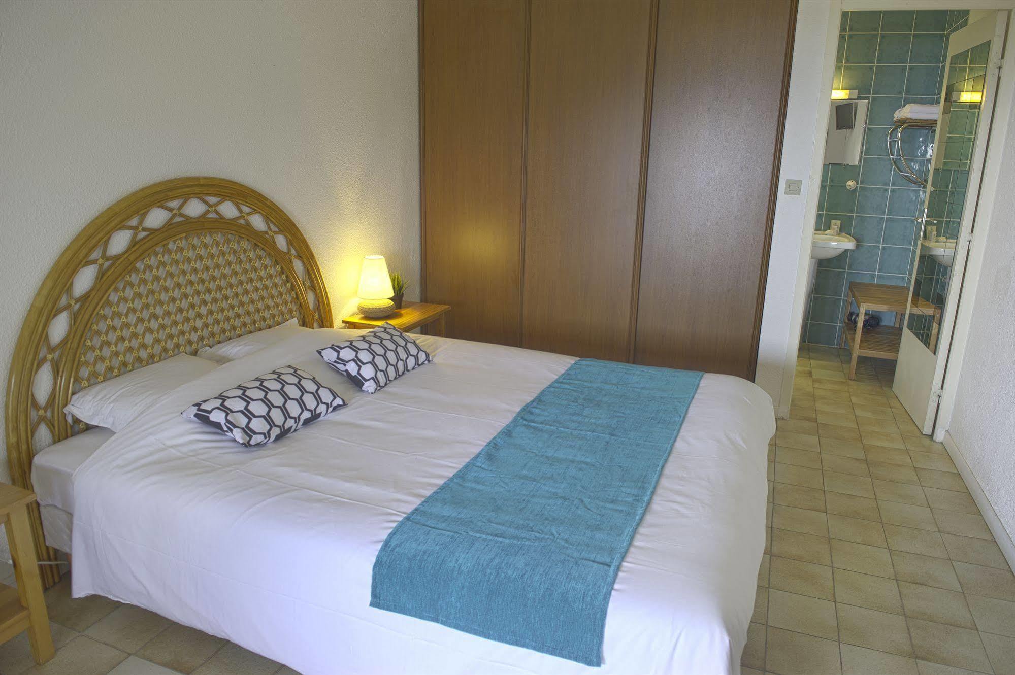 Azur Hotel Le Lavandou Exterior photo