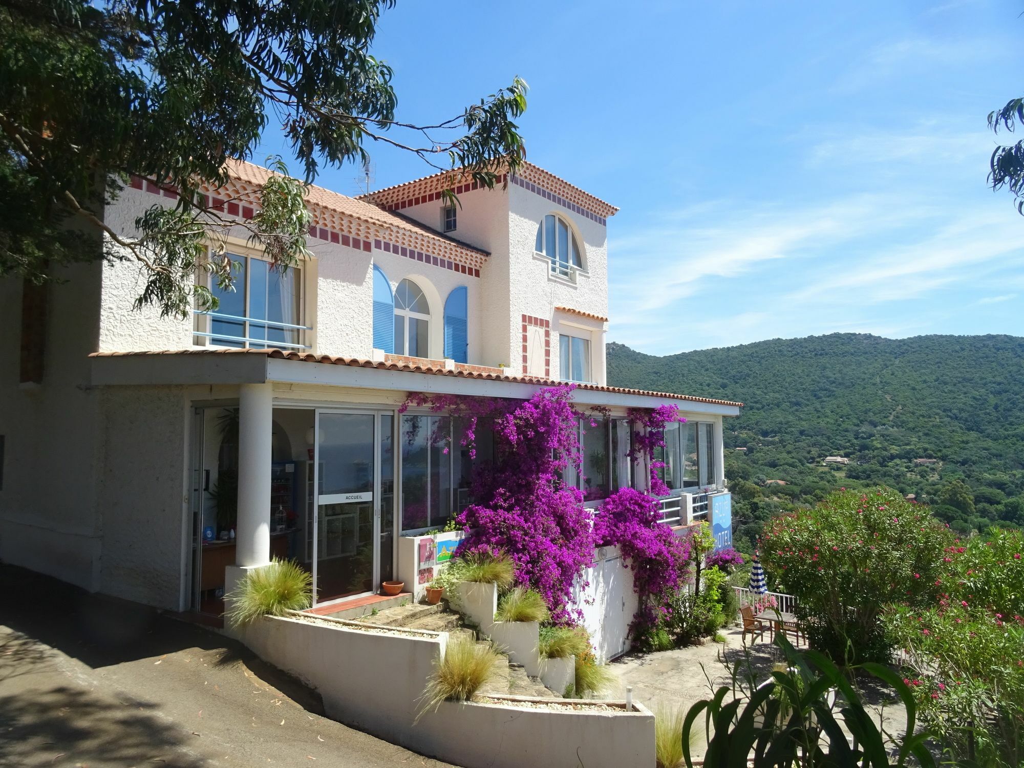 Azur Hotel Le Lavandou Exterior photo